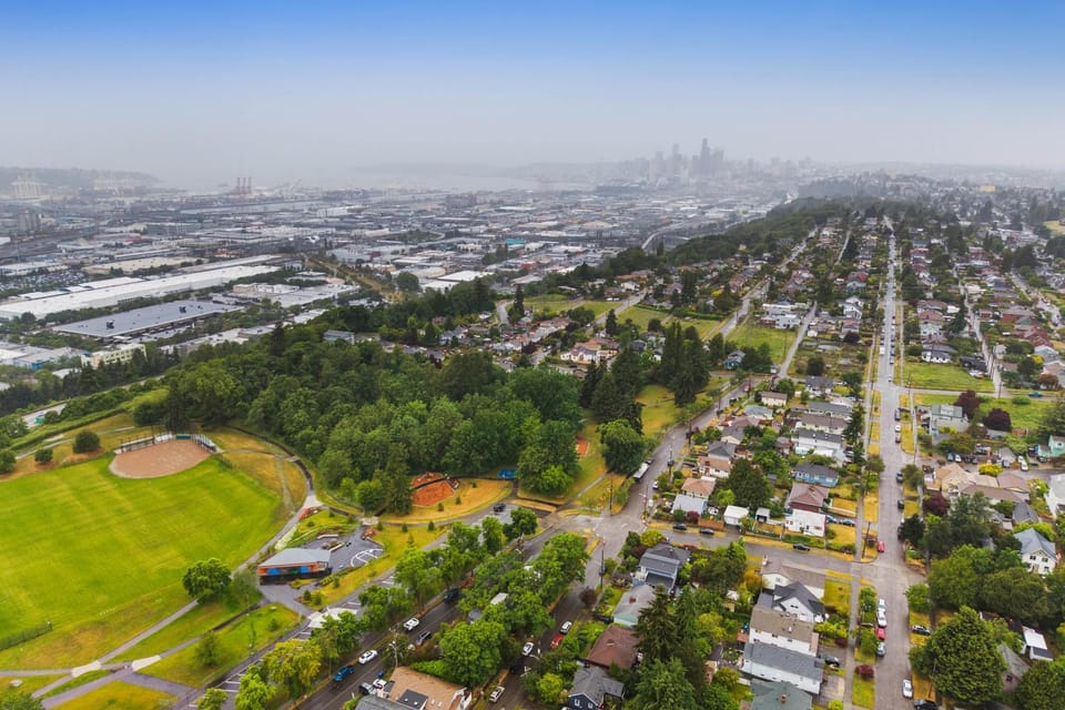 Day, Neighbourhood, City view, Street view, Location, Quiet street view