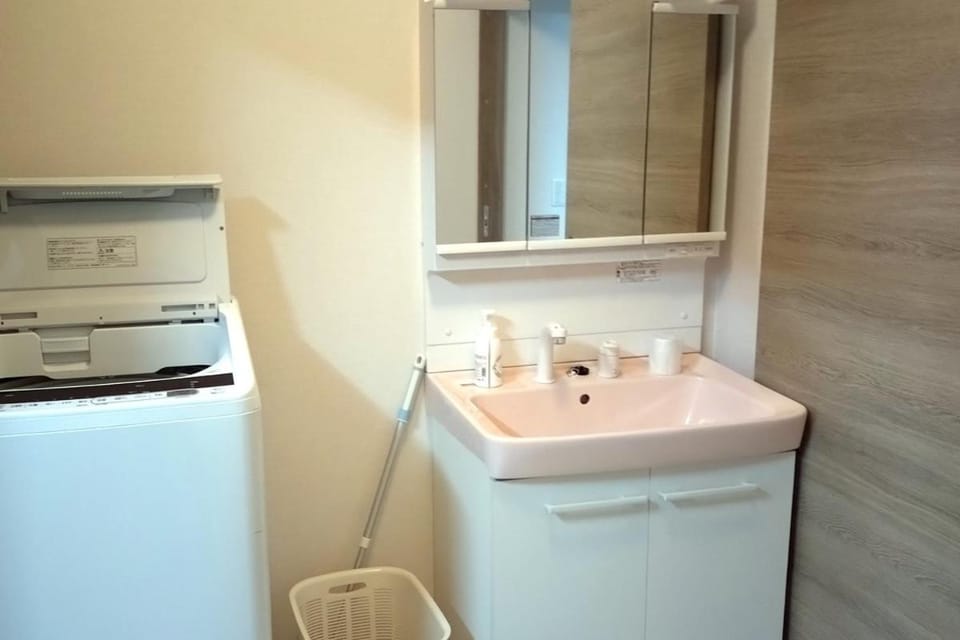 Toilet, washing machine