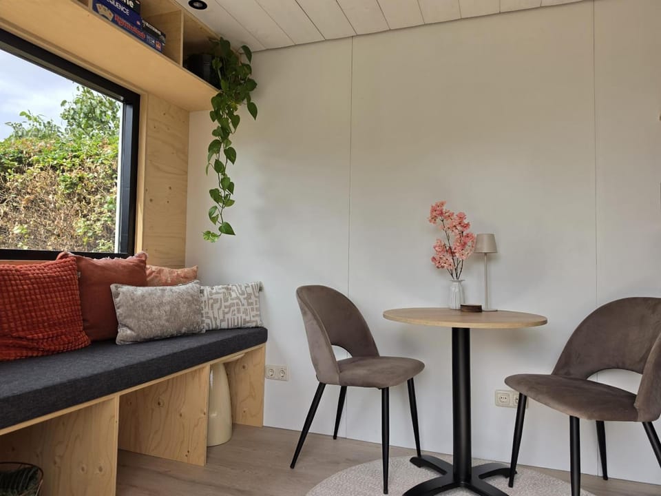 Tiny House De Avondweide Bed and Breakfast in Gelderland, Netherlands