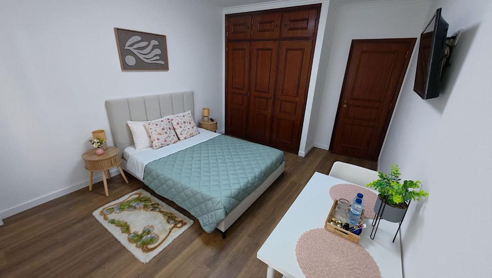 Comfort Rooms Near Lisbon Airport - Carlotta Living Apartment in Lisbon