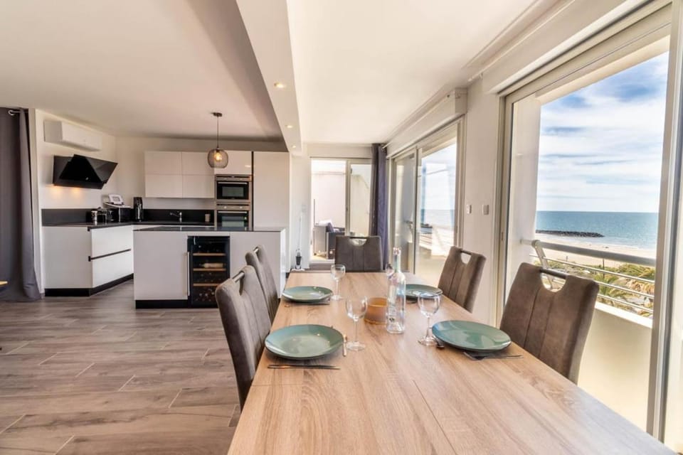 Balta, spacieux T2 vue mer, accès plage immédiat Apartment in Agde