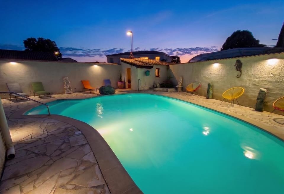 Swimming pool