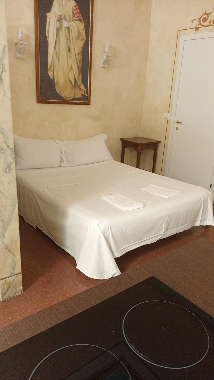 Arcadia Hosting Piazza Santo Stefano Bed and Breakfast in Bologna