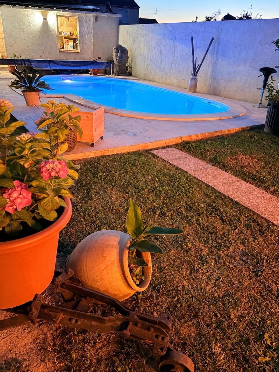 Swimming pool