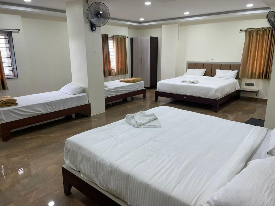 SSR PARADISE ROOMs Bed and Breakfast in Tamil Nadu