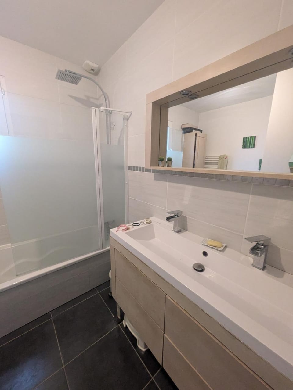 Maison Familiale avec Studio, Climatisation et Grand Jardin à Cornebarrieu Villa in Occitanie