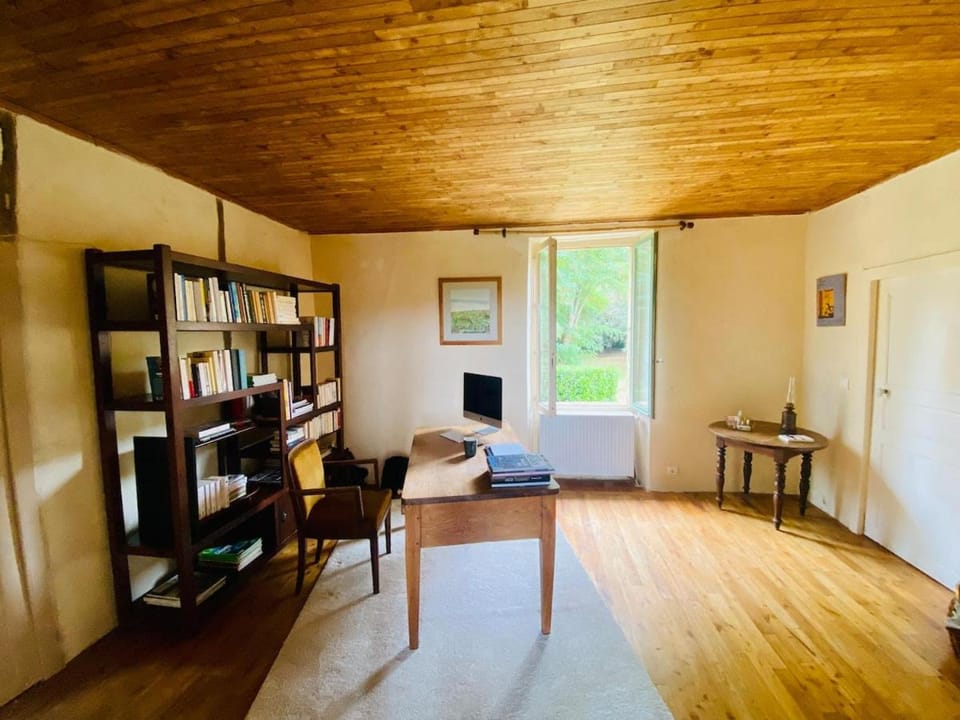 Communal lounge/ TV room, Library, Seating area