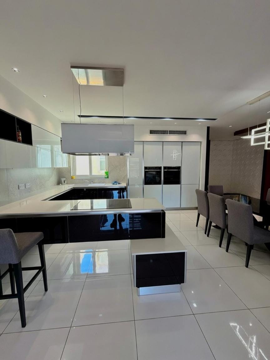 Exclusive Penthouse Jacuzzi Rooftop San Julian Apartment in Saint Julians