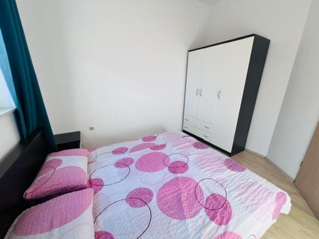 Bedroom, wardrobe