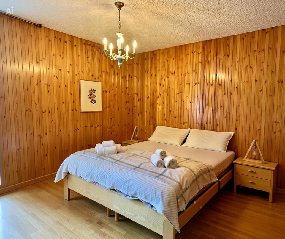 Bed, Photo of the whole room, Bedroom