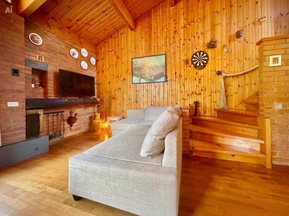 Communal lounge/ TV room, TV and multimedia, Living room, Seating area