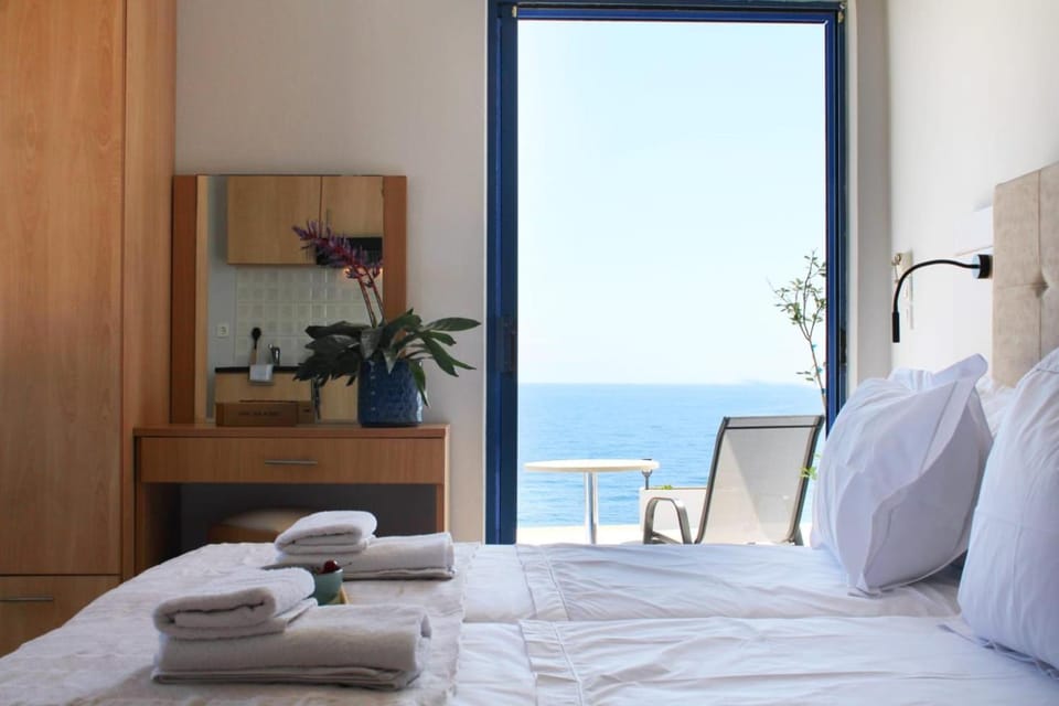 Day, View (from property/room), Balcony/Terrace, Dining area, Sea view