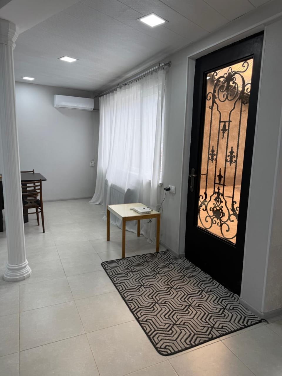Living room, Seating area, air conditioner