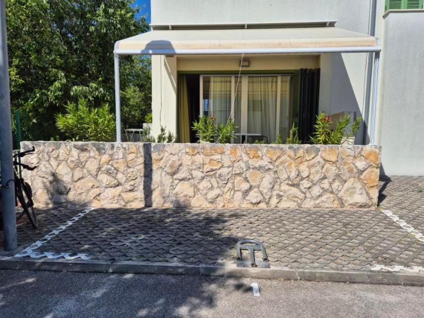 Property building, Off site, Garden, Parking