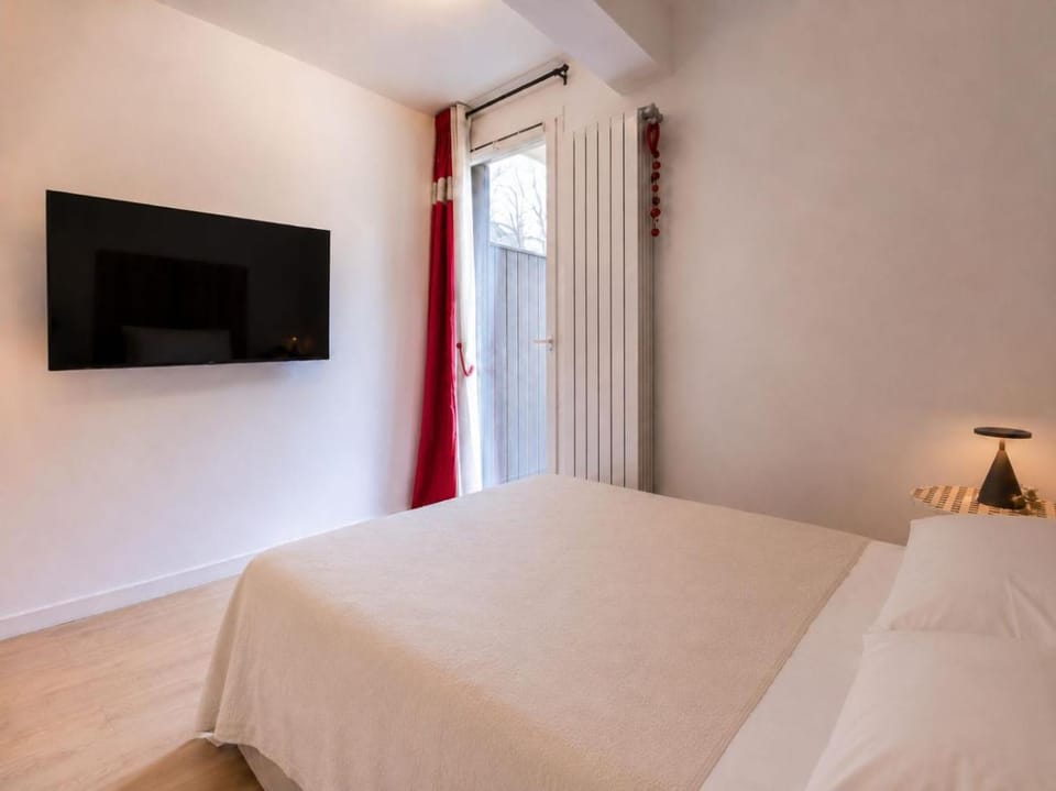 TV and multimedia, Bedroom