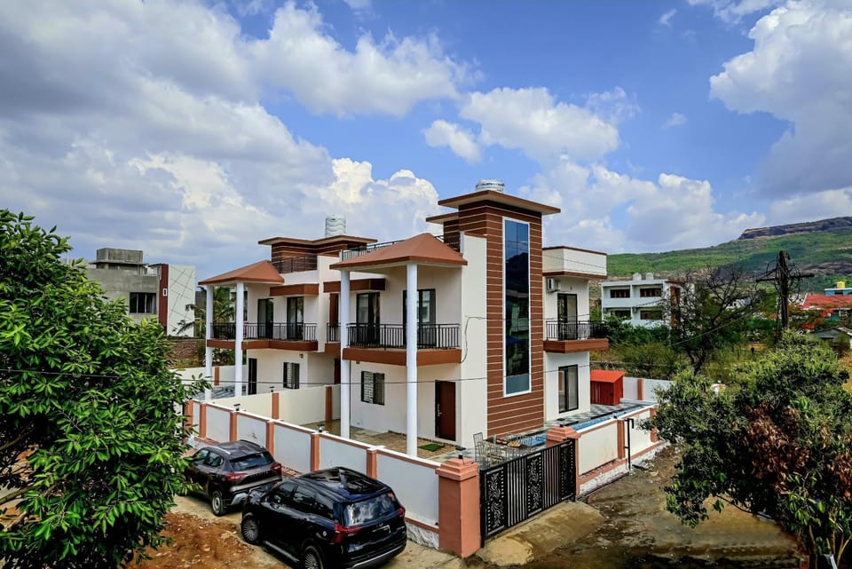 II EMPYREAN STAYS II SU CASA VILLA II 4BHK II AC II PRIVATE POOL Il Villa in Maharashtra