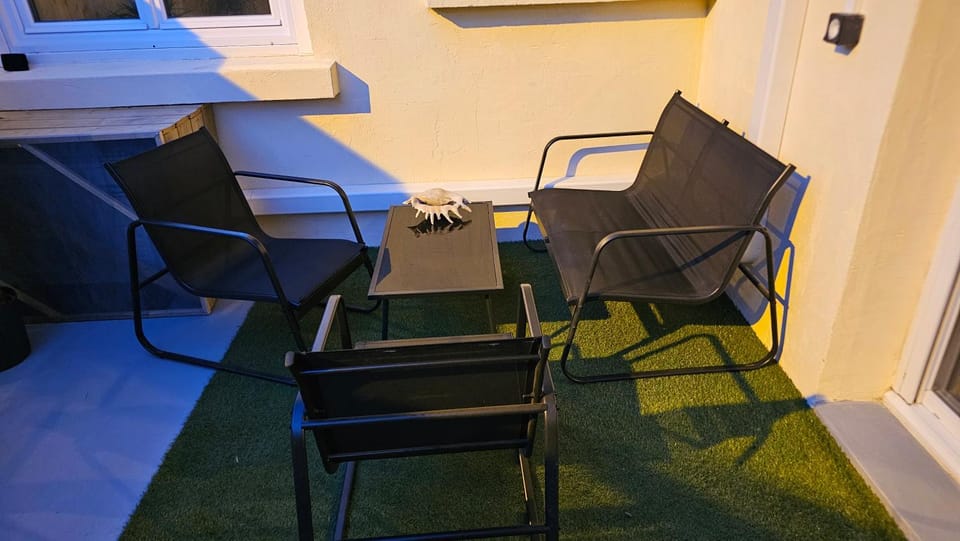 BBQ facilities, Dining area