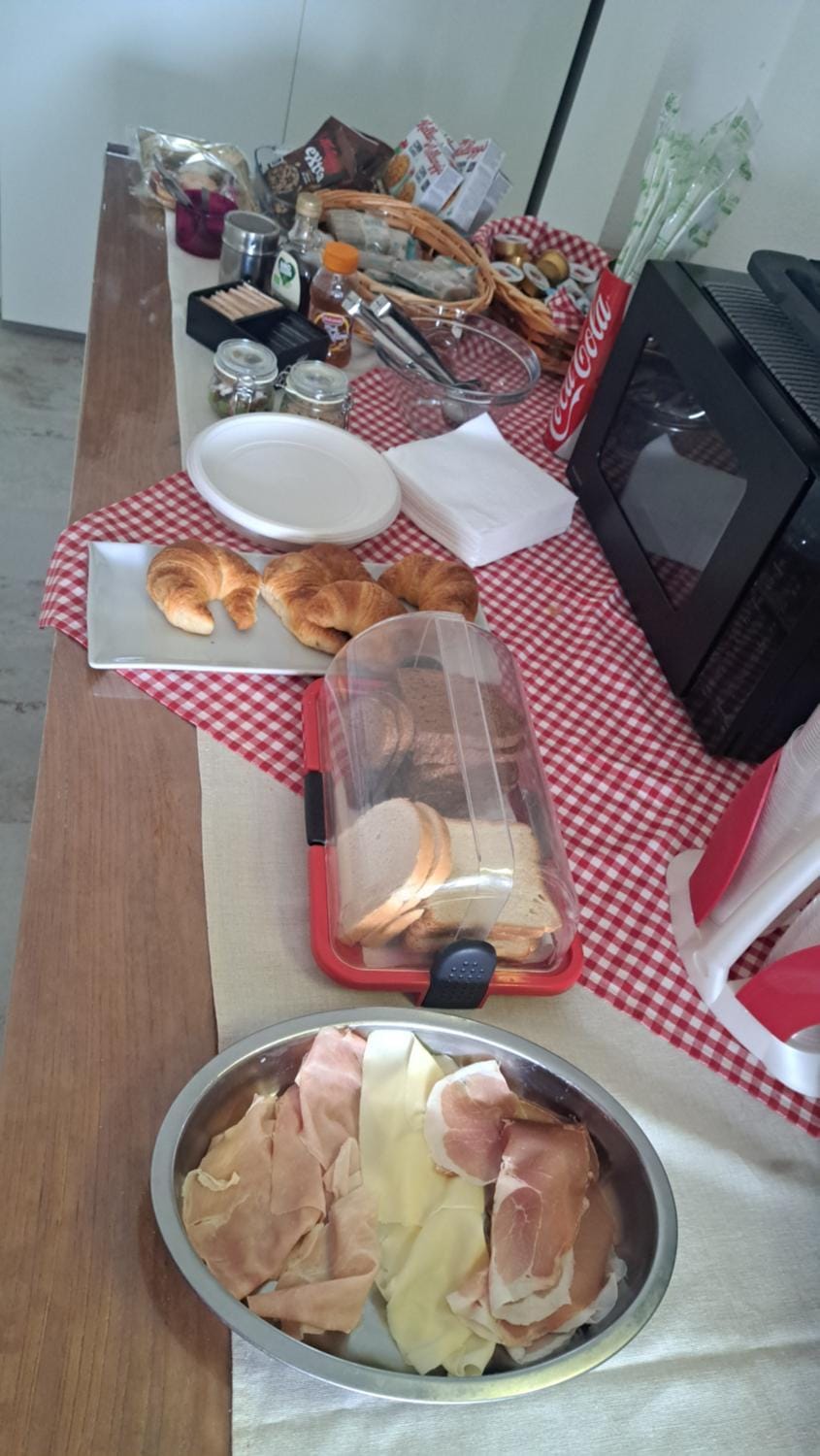 Food and drinks, Buffet breakfast