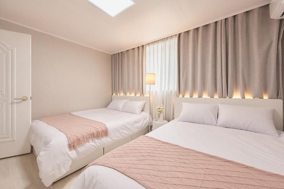 Line 2 , Direct access to Seongsu, Jamsil, Hongdae, DDP , 2-story accommodation for 6 people , Hotel bedding , KSPO, Lotte World Apartment in Seoul