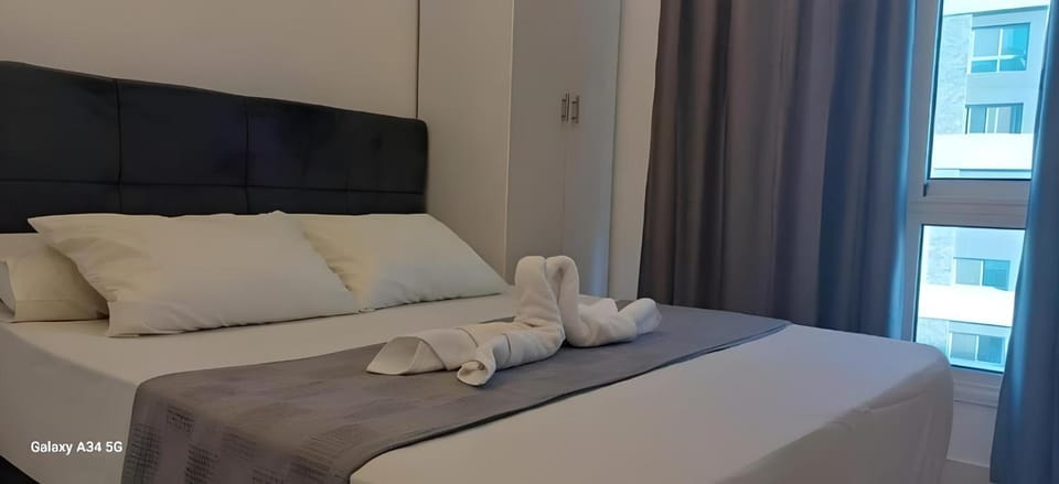 Communal lounge/ TV room, Day, People, Natural landscape, Aqua park, Evening entertainment, Pool view, Swimming pool, children, group of guests