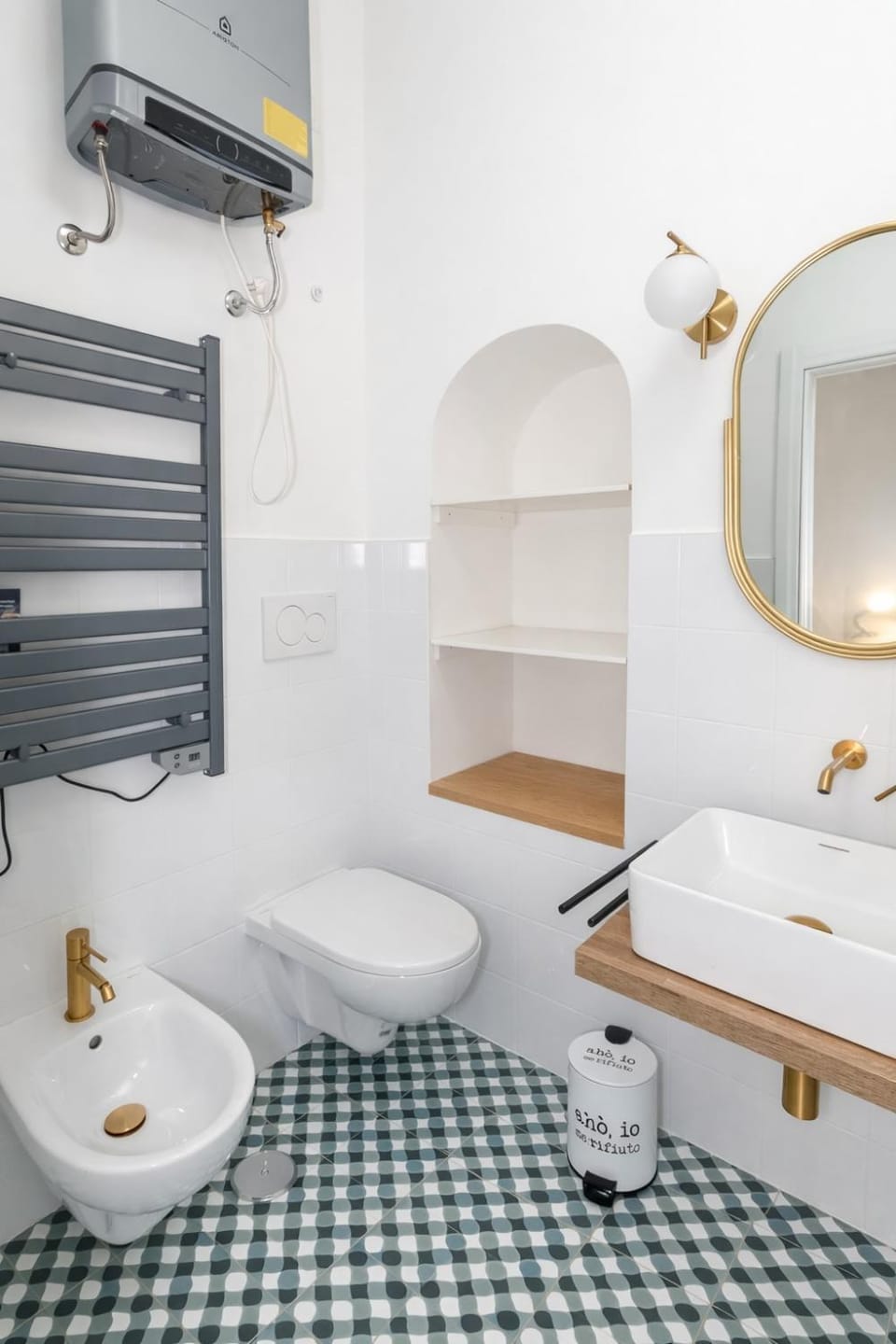 Apartment a short walk from the center, 150m from Metro A Apartment in Rome