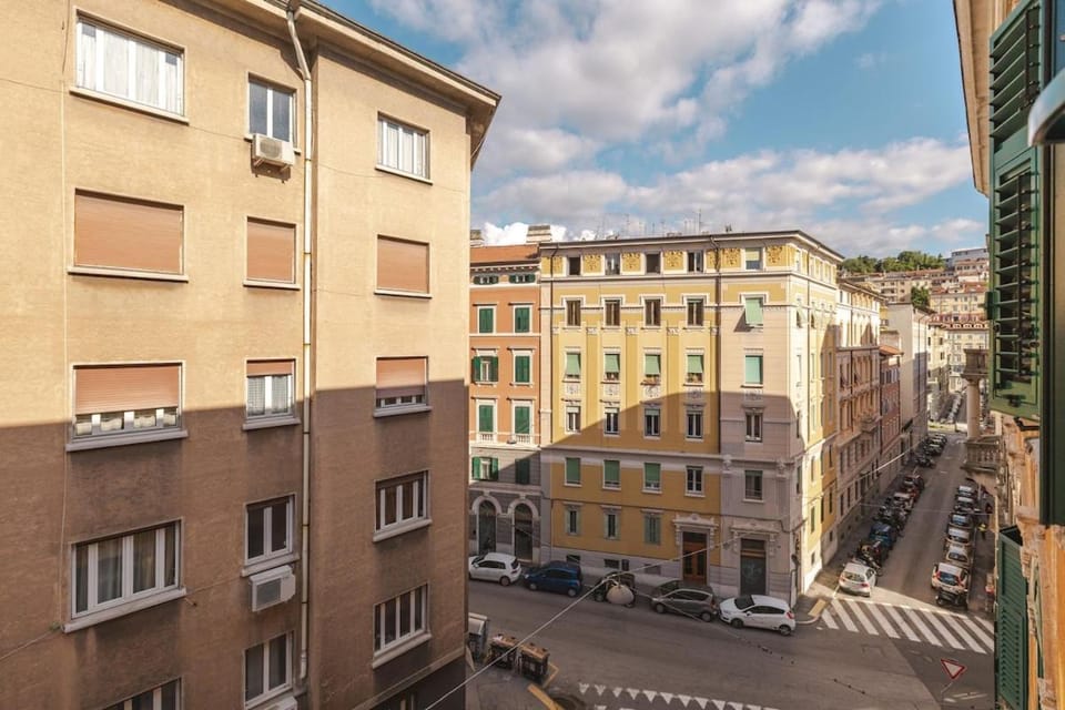 Fast Fibra Wifi & Netflix Galileo Galilei Suite Apartment in Trieste
