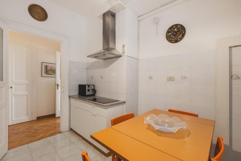 Fast Fibra Wifi & Netflix Galileo Galilei Suite Apartment in Trieste