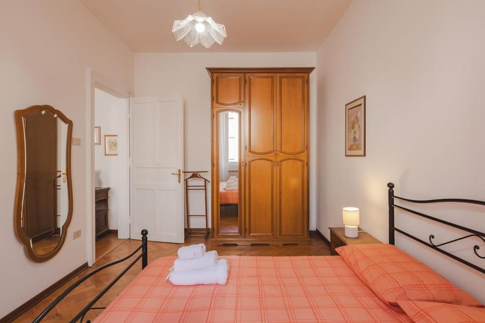 Fast Fibra Wifi & Netflix Galileo Galilei Suite Apartment in Trieste