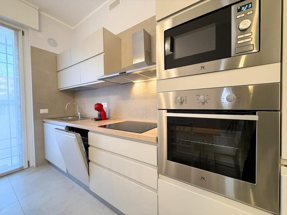 Villa Budi - 3 Suites con bagno privato, Garage e 4 posti auto House in Verona