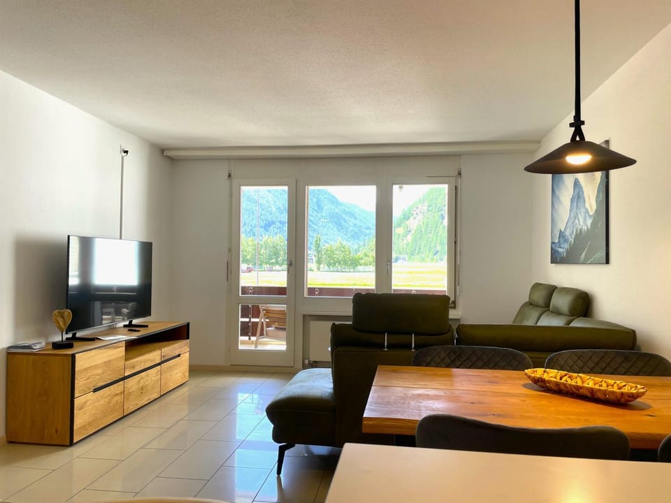 View (from property/room), Living room, Dining area