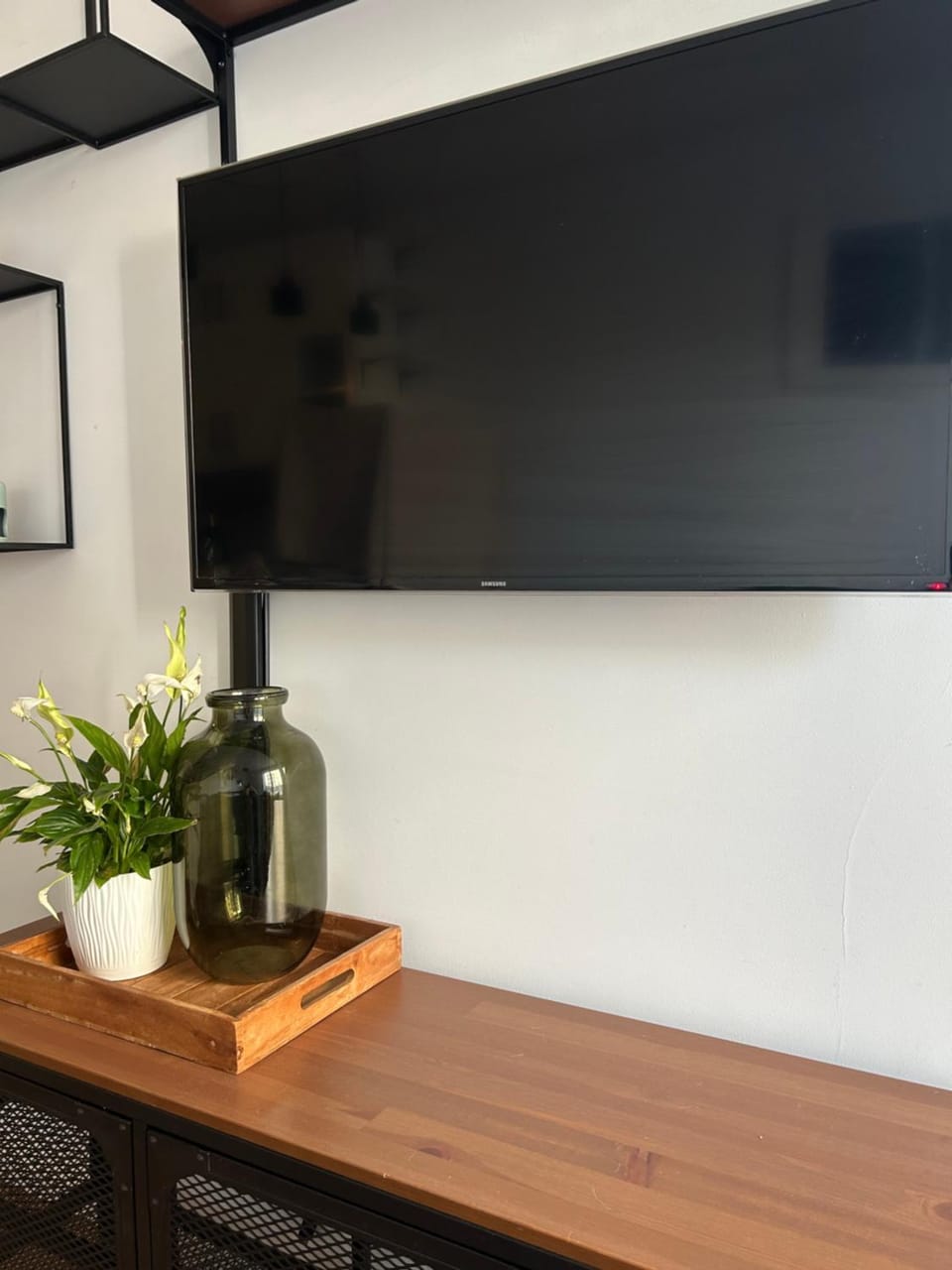 Swan Apartment- zielony taras i prywatny parking w cenie Apartment in Poland