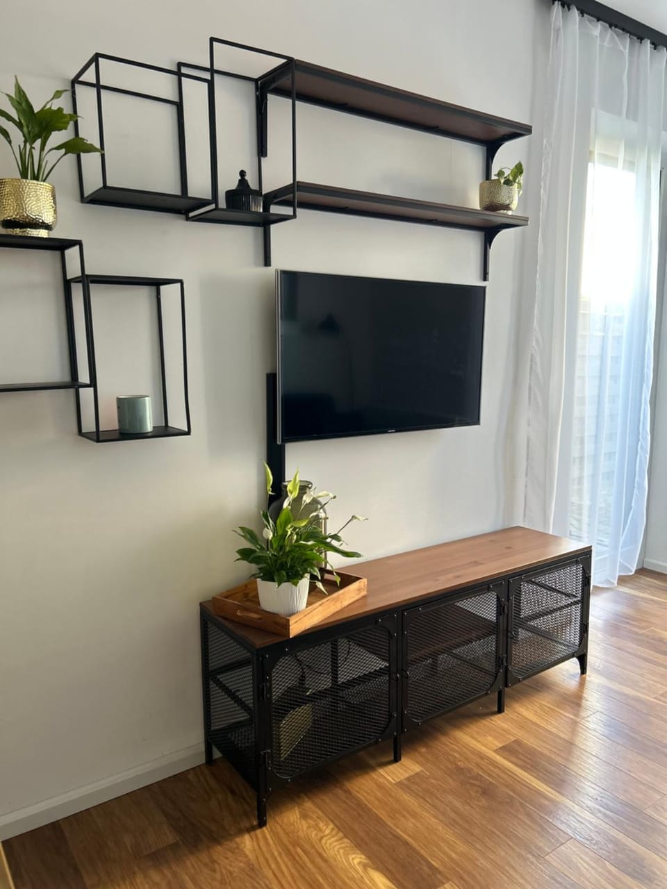 Swan Apartment- zielony taras i prywatny parking w cenie Apartment in Poland