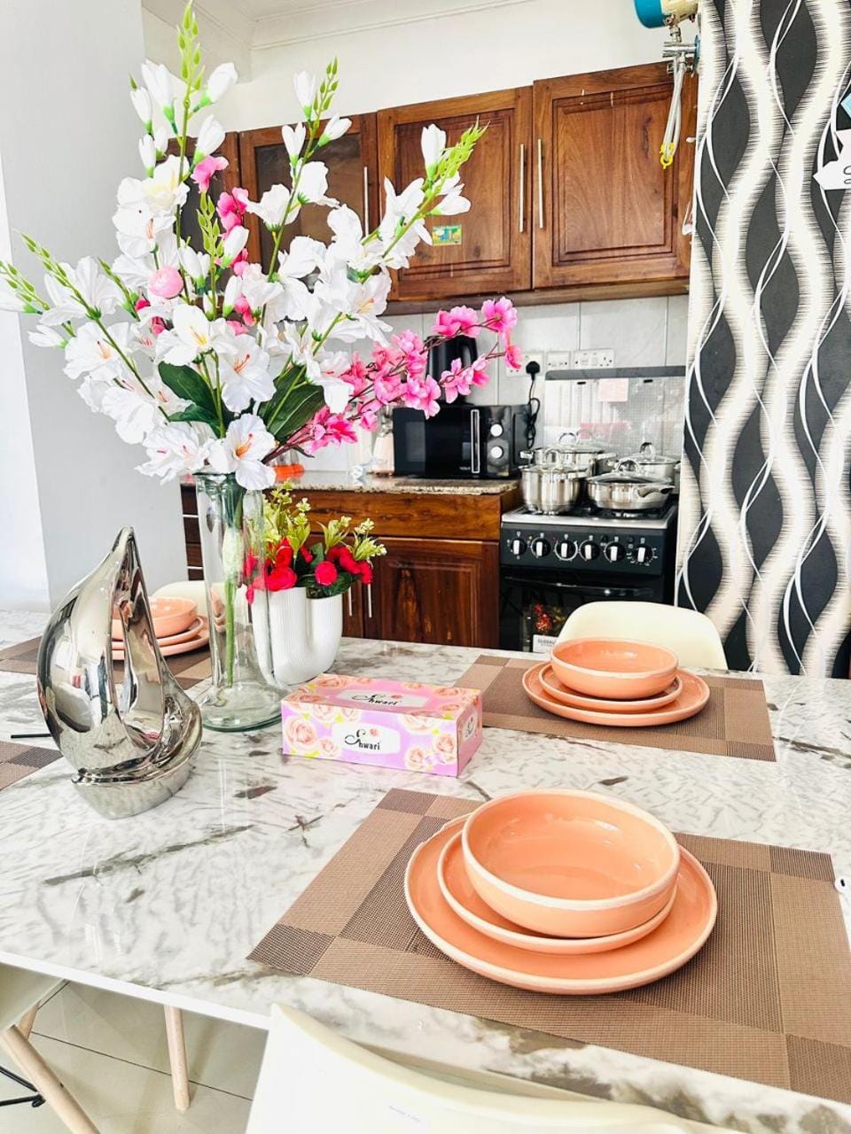 Kitchen or kitchenette, Dining area, stove