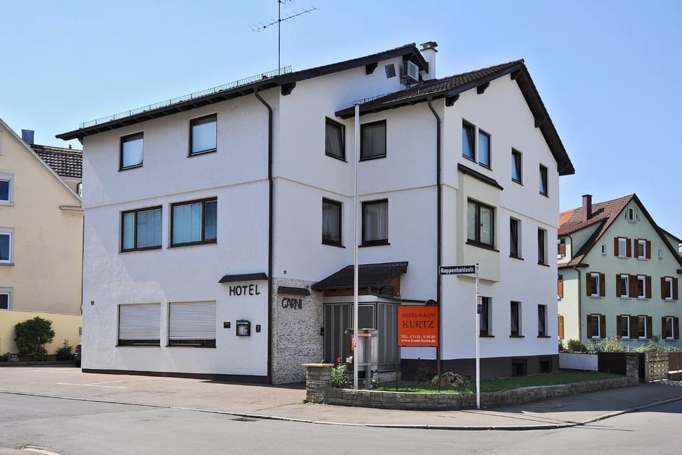 Hotel-Garni-Kurtz Bed and Breakfast in Reutlingen