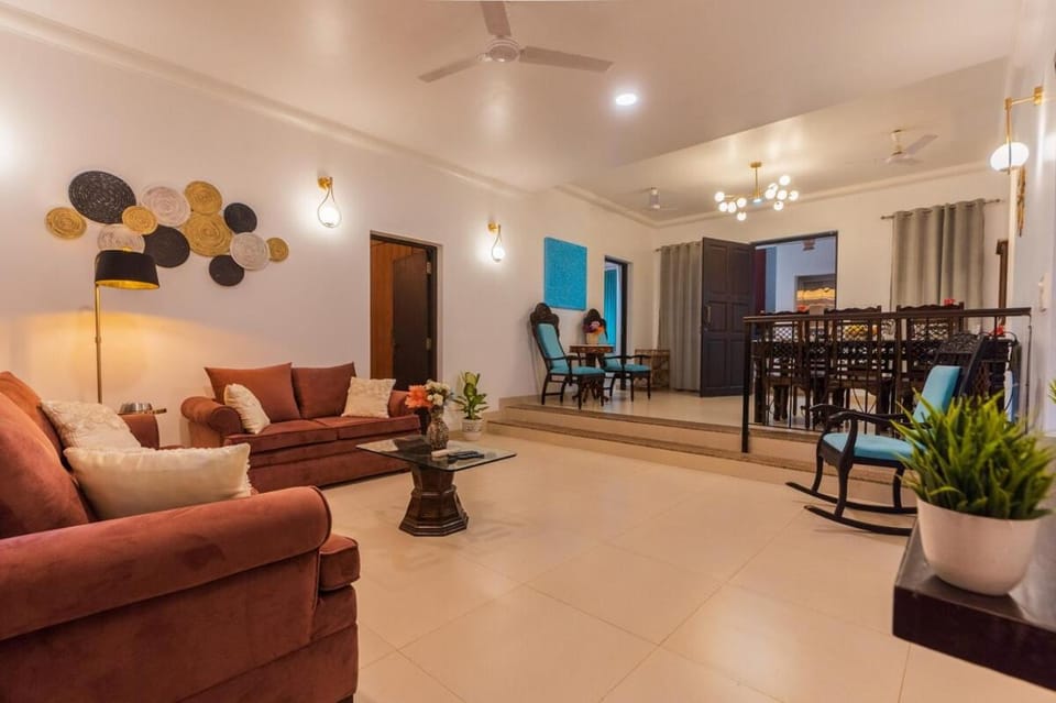 Living room, Seating area