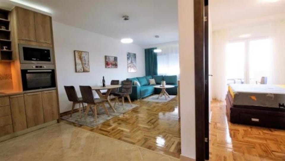 Apartment Aleksa with garage space! Apartment in Budva