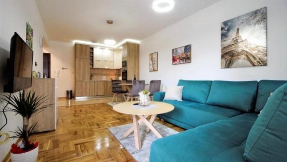 Apartment Aleksa with garage space! Apartment in Budva