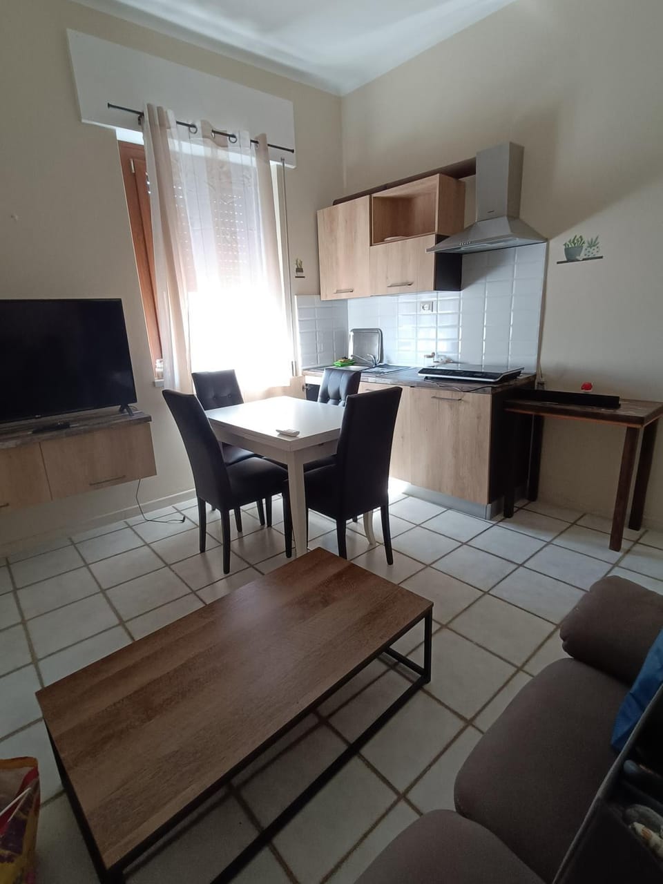 TV and multimedia, Kitchen or kitchenette, Living room, Seating area, Dining area, minibar, stove