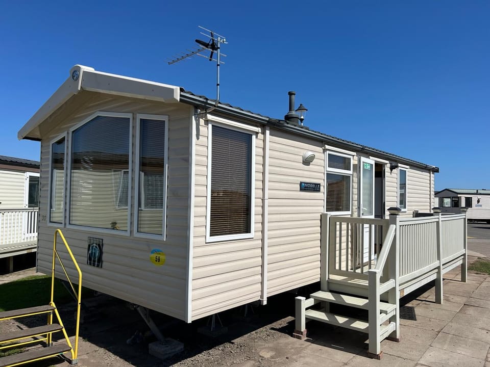 Bailey's Caravan Hire - Sealands Plot 59 - Wi-Fi - Dog Friendly House in Ingoldmells