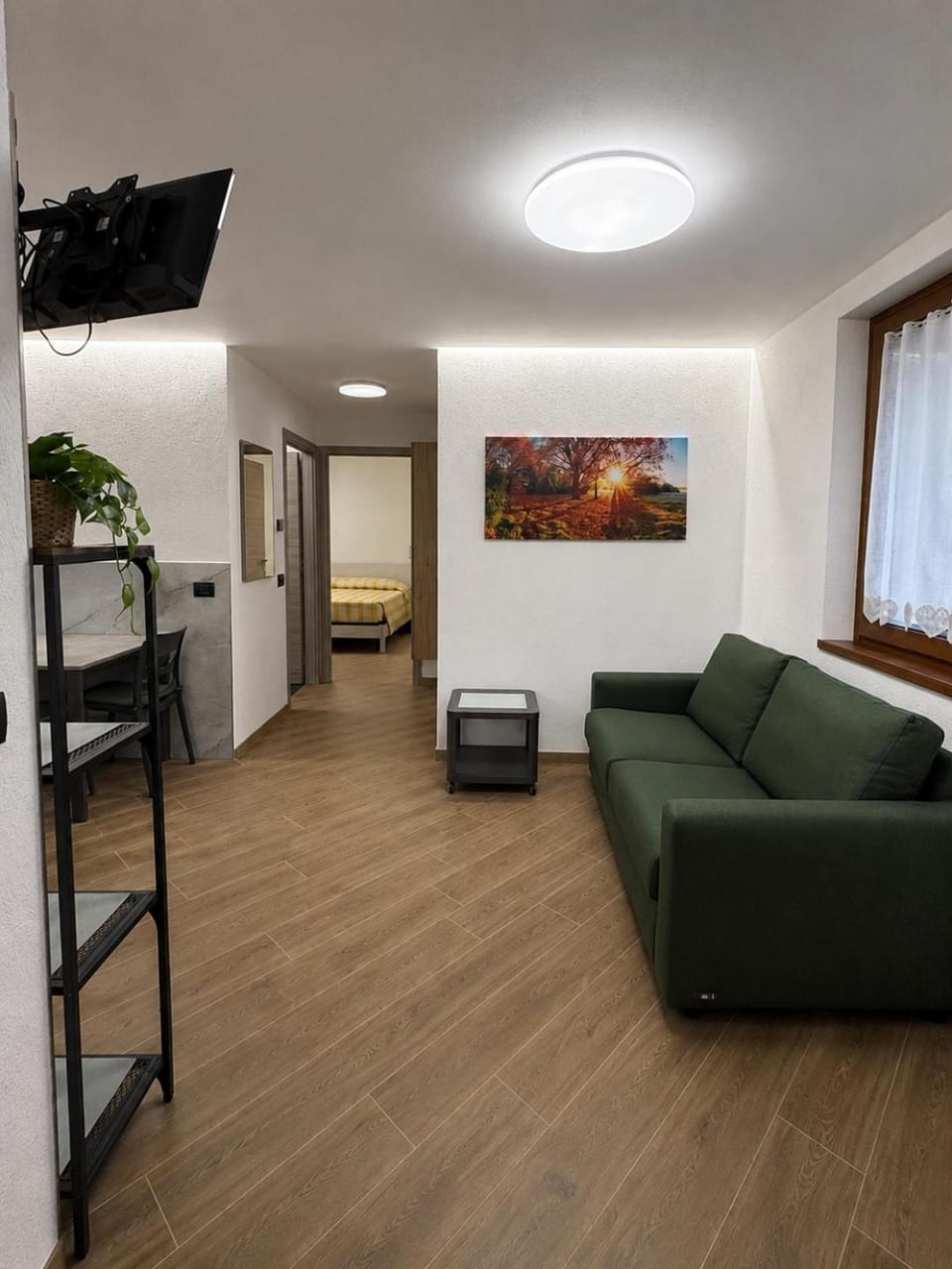 Bed, TV and multimedia, Living room