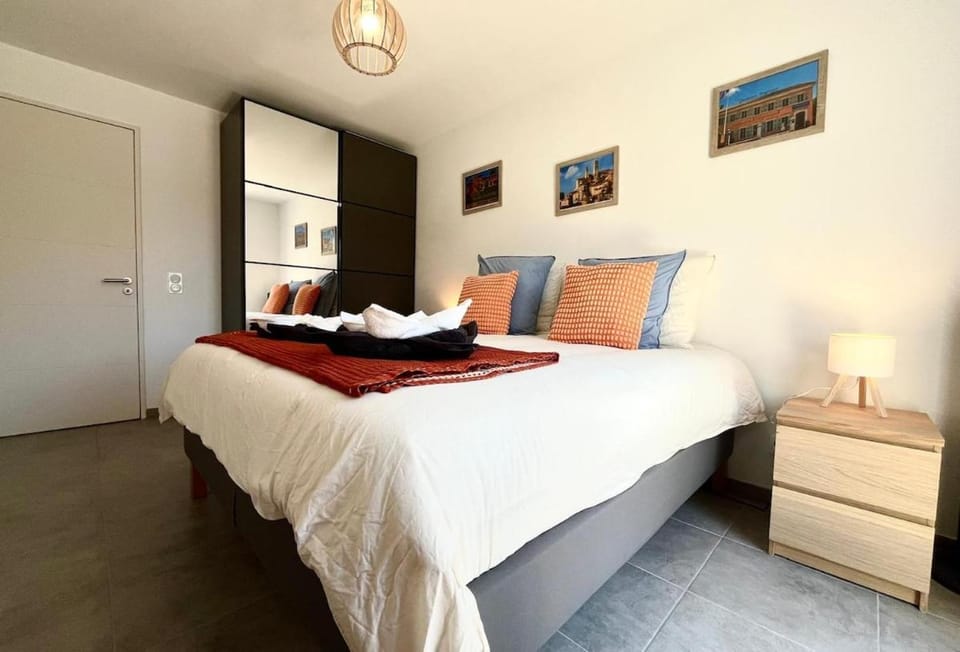 Apartment with Pool & Large Terrace Apartment in Mouans-Sartoux