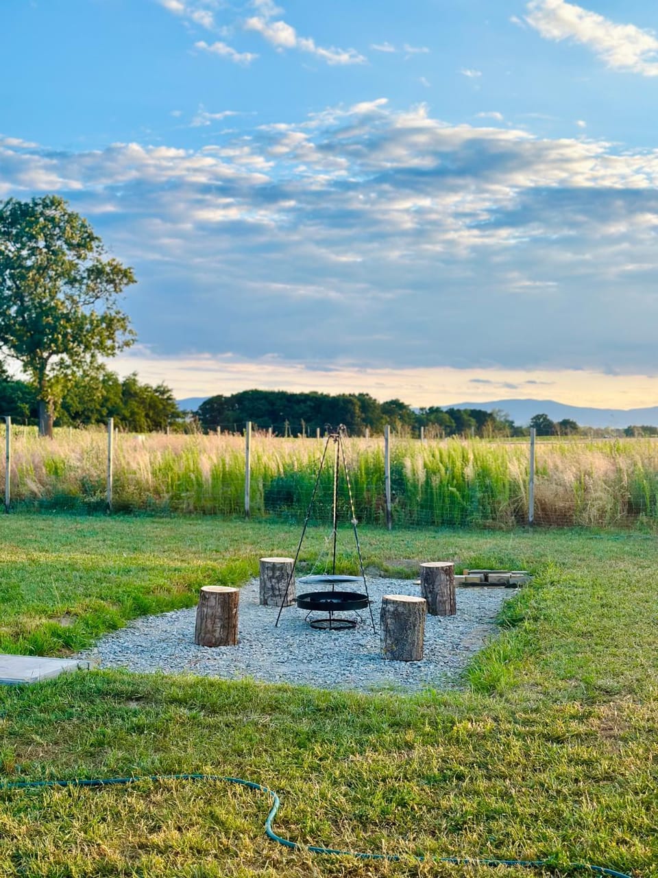 Natural landscape, BBQ facilities, Garden, Garden view, Landmark view, Mountain view, Mountain view, Area and facilities