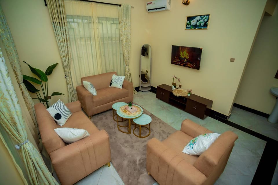 TV and multimedia, Living room, Seating area, air conditioner