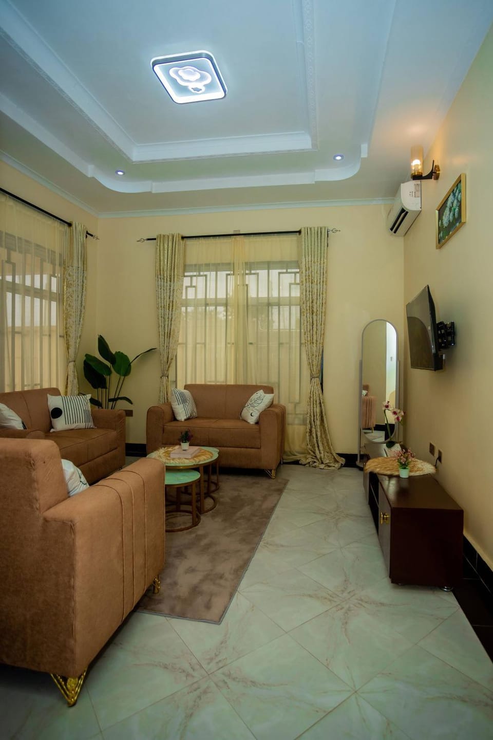 TV and multimedia, Living room, Seating area, air conditioner