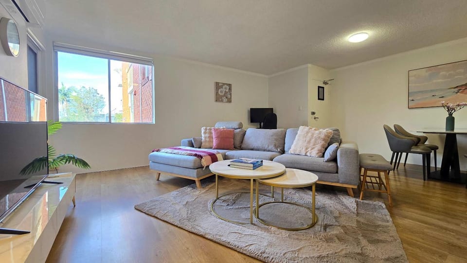 Coastal Clovelly Retreat - Walk to Beach & Cafes Apartment in Sydney