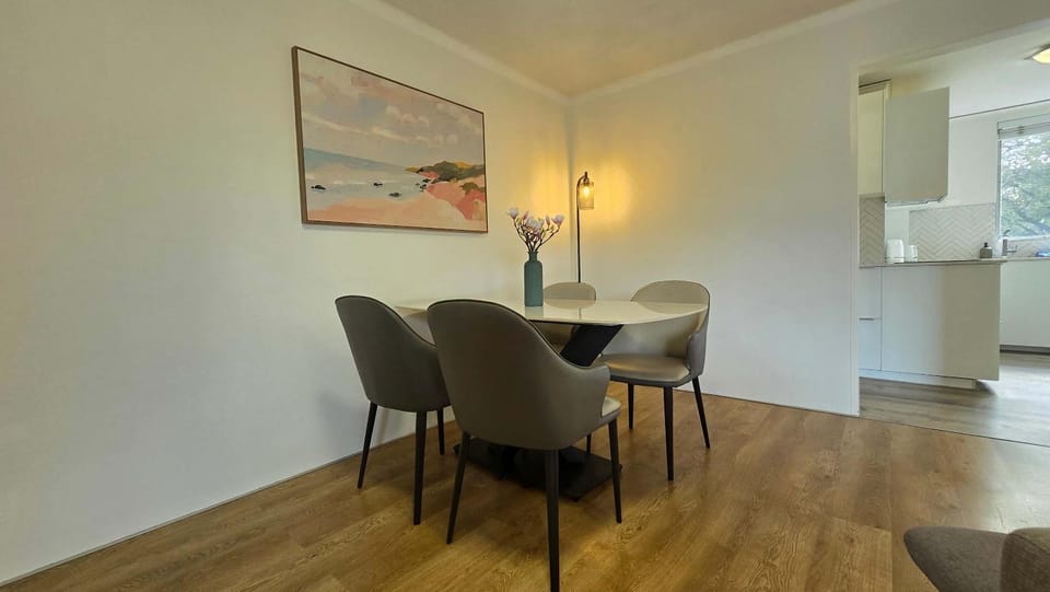 Coastal Clovelly Retreat - Walk to Beach & Cafes Apartment in Sydney