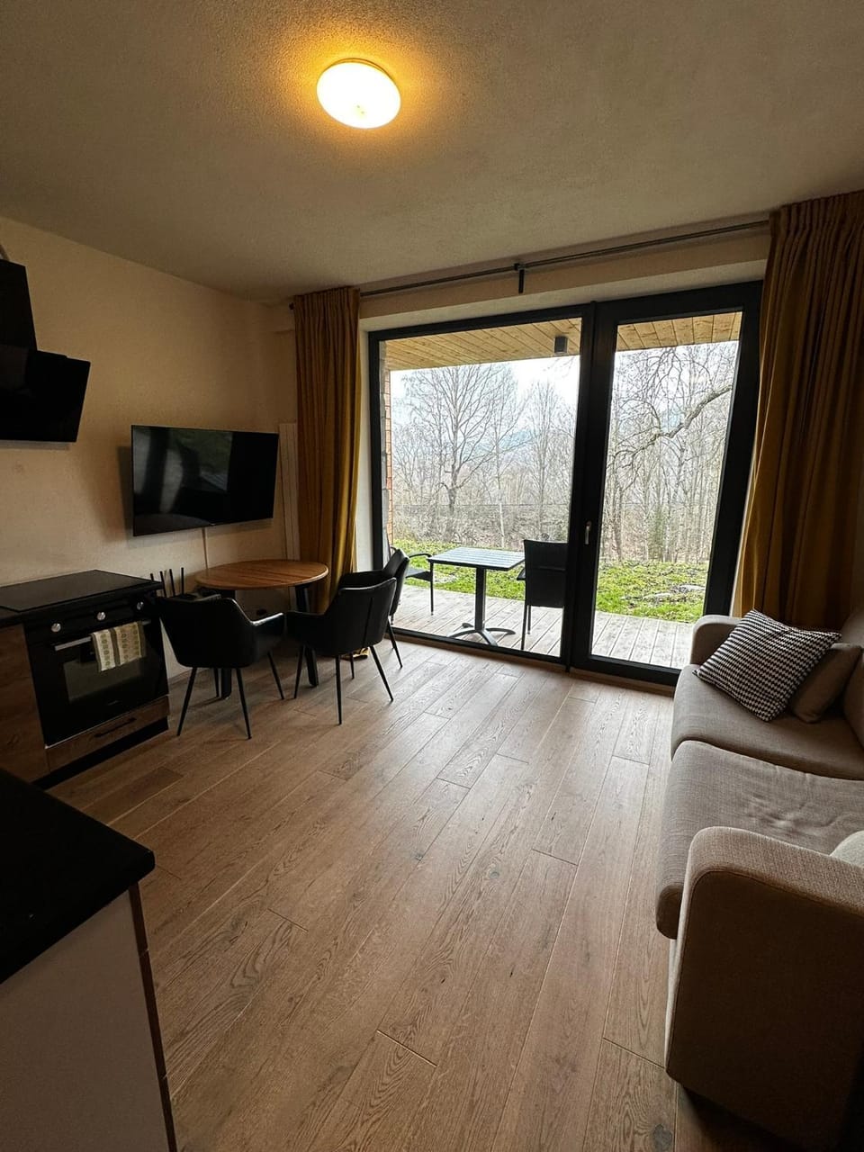 Communal lounge/ TV room