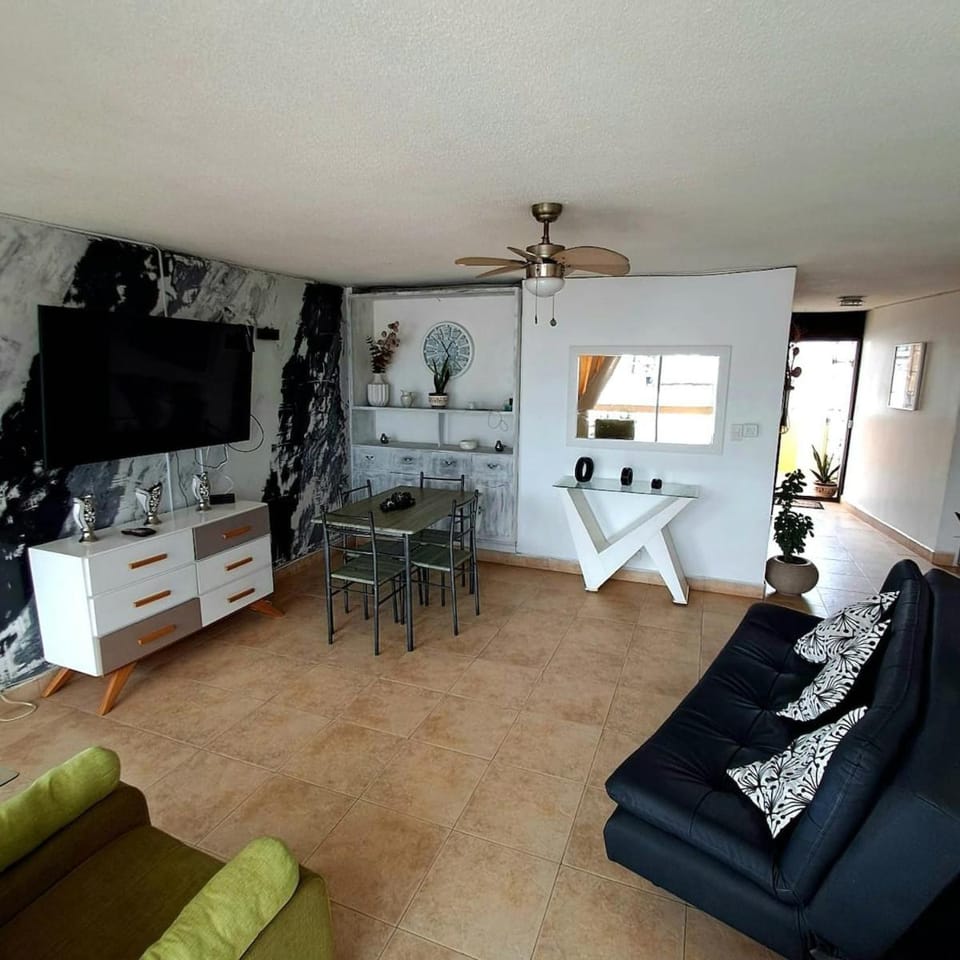 Troya 701 Apartment in Gaira