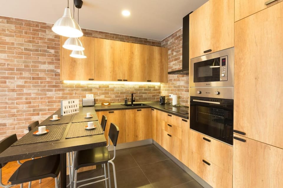 Treetops Boavista 3Bdrs - AC and Parking Apartment in Porto