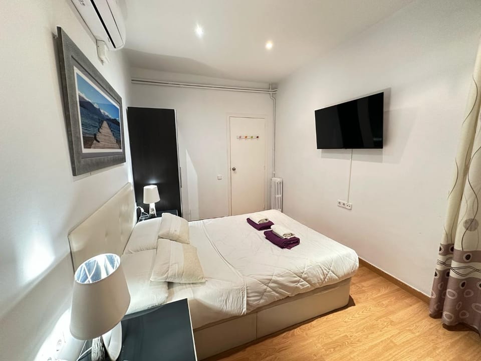 Rooms Mall169 Bed and Breakfast in Barcelona